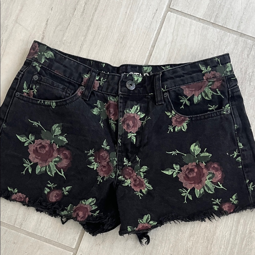 Rose denim shorts